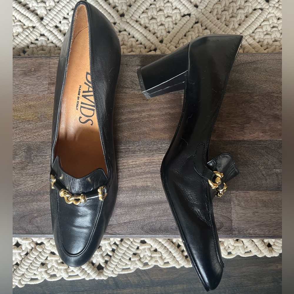 DAVIDS Vintage Black Leather Heeled Loafers With Gold Accent Like New 8.5 US